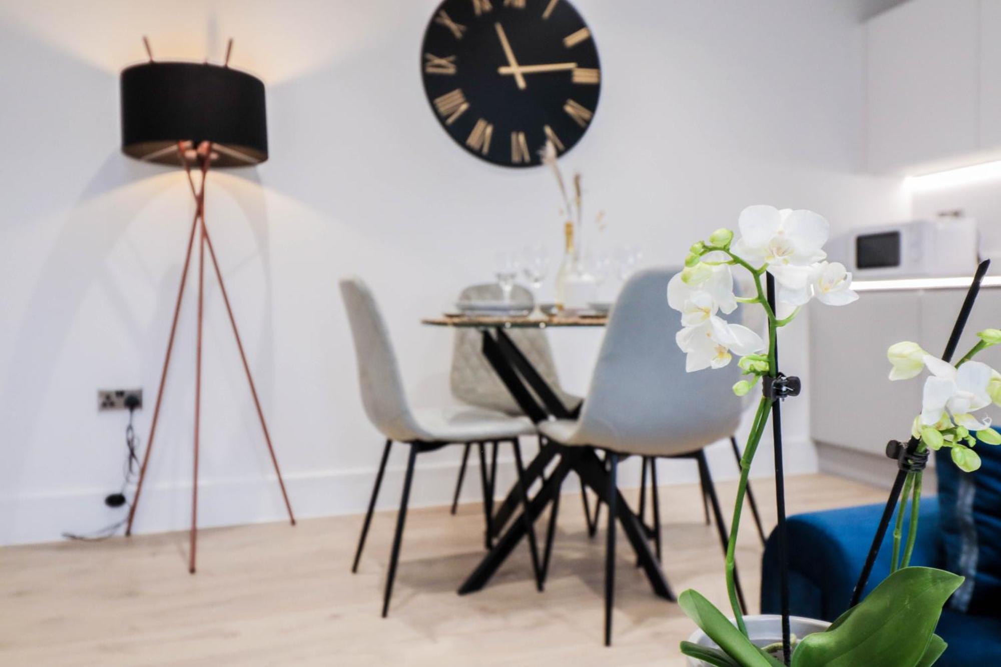 היי וויקומב Modern 1-Bed Apartment In Buckinghamshire With Free Wifi, Parking & Garden מראה חיצוני תמונה