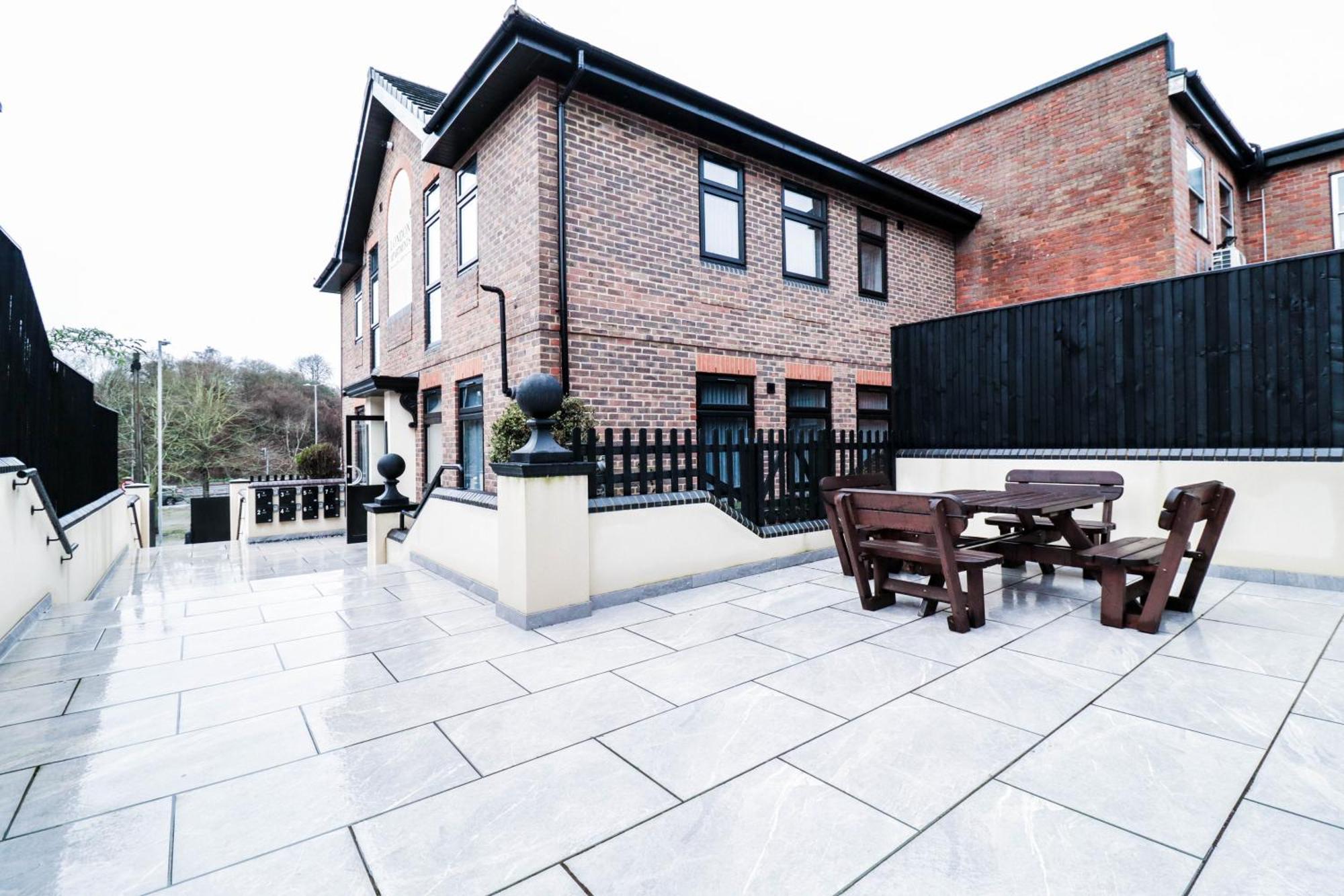 היי וויקומב Modern 1-Bed Apartment In Buckinghamshire With Free Wifi, Parking & Garden מראה חיצוני תמונה