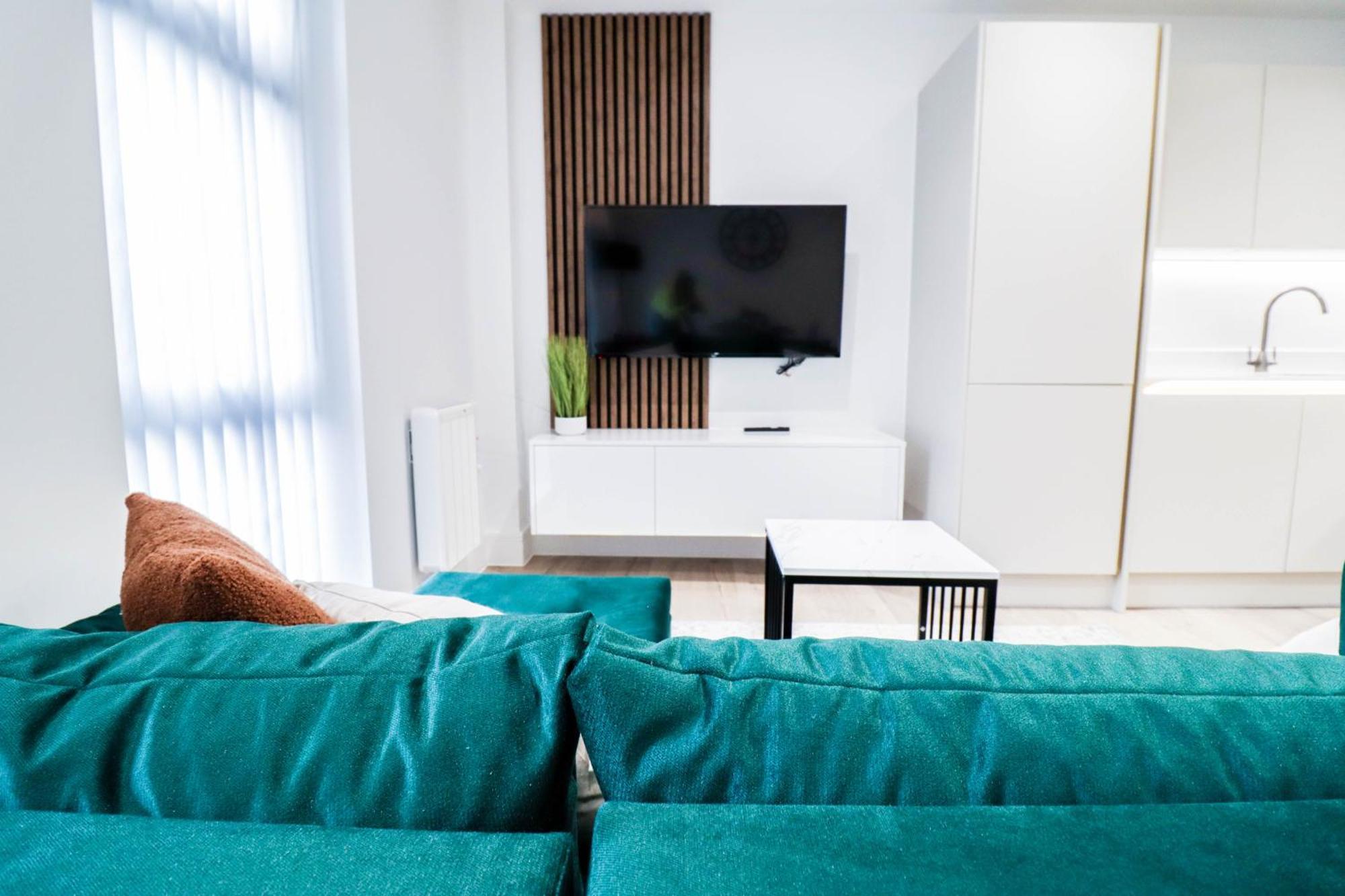 היי וויקומב Modern 1-Bed Apartment In Buckinghamshire With Free Wifi, Parking & Garden מראה חיצוני תמונה